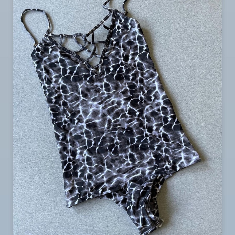 CUTE one piece swimsuit from Issa de mar!!!!